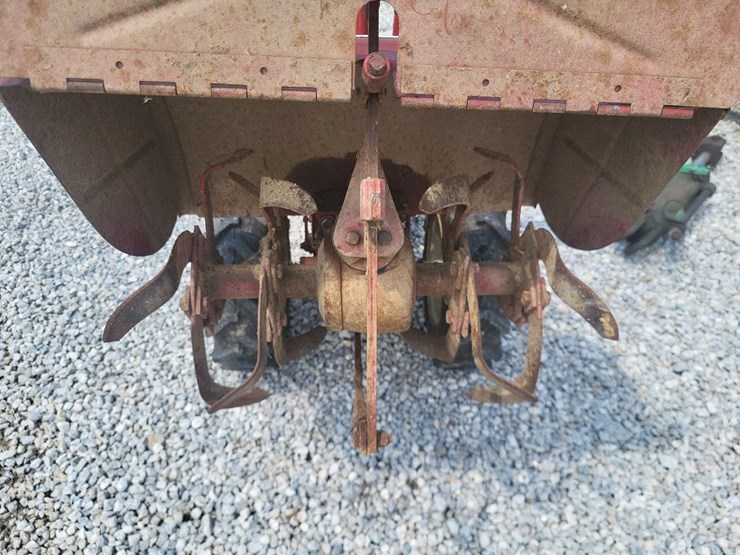 troy-bilt-horse-rear-tiller-image-19