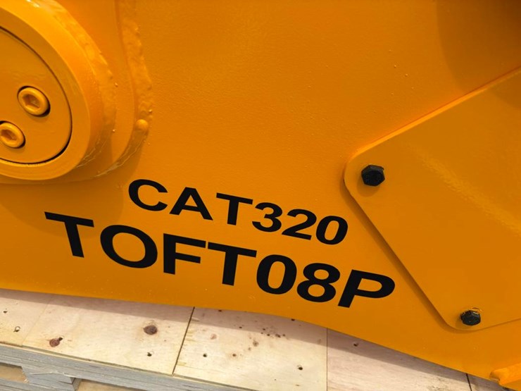caterpillar-320-image-3