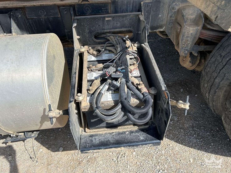 2009-kenworth-t300-s/a-dump-truck-image-21