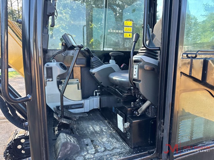2021-caterpillar-305.5e2-image-15