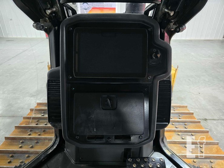 2022-caterpillar-d3-image-16