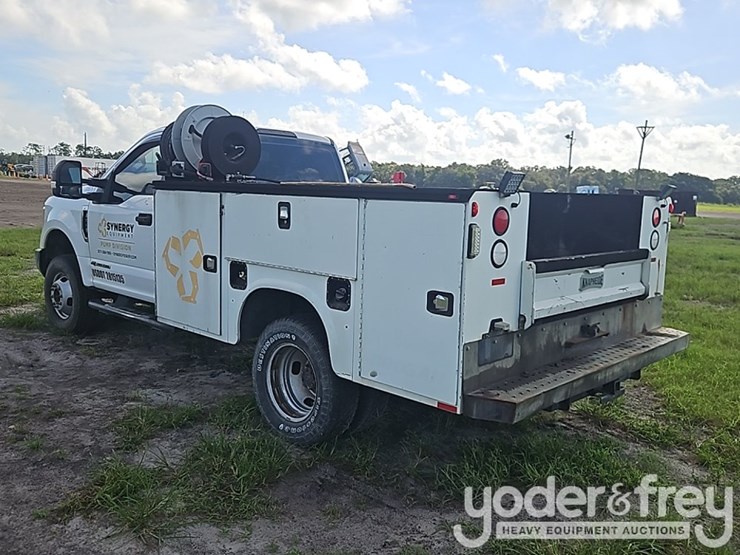 2017-ford-f350-image-3