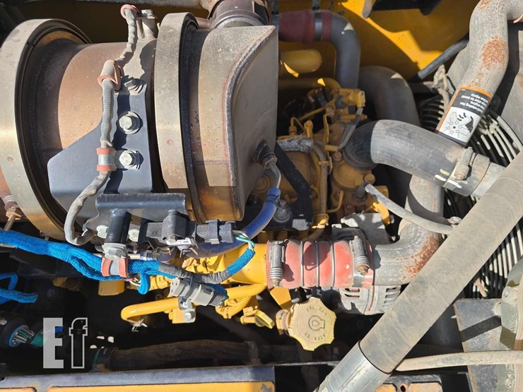 2016-deere-180g-lc-image-24