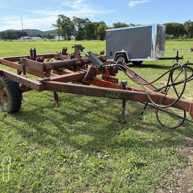 MOHAWK CHISEL PLOW