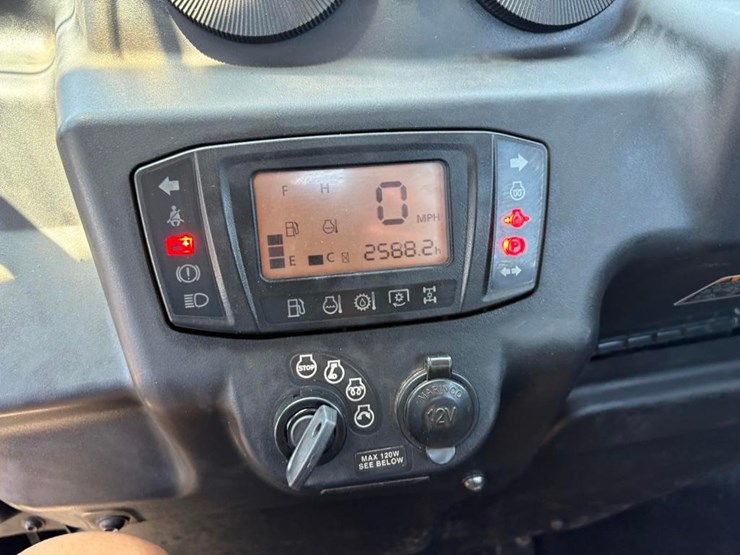 2019-kubota-rtv-x1100c-image-16