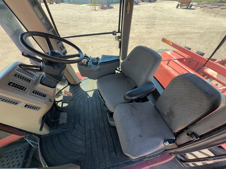 2005-case-ih-325-image-27