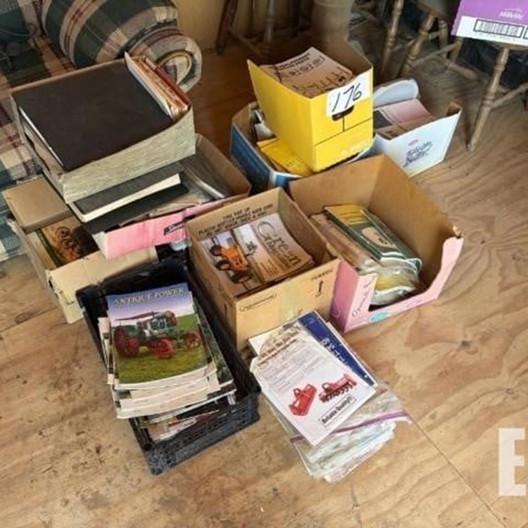 TRACTOR MANUALS & MAGAZINES