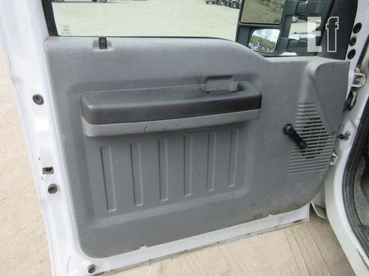 2014-ford-f250-xl-image-13