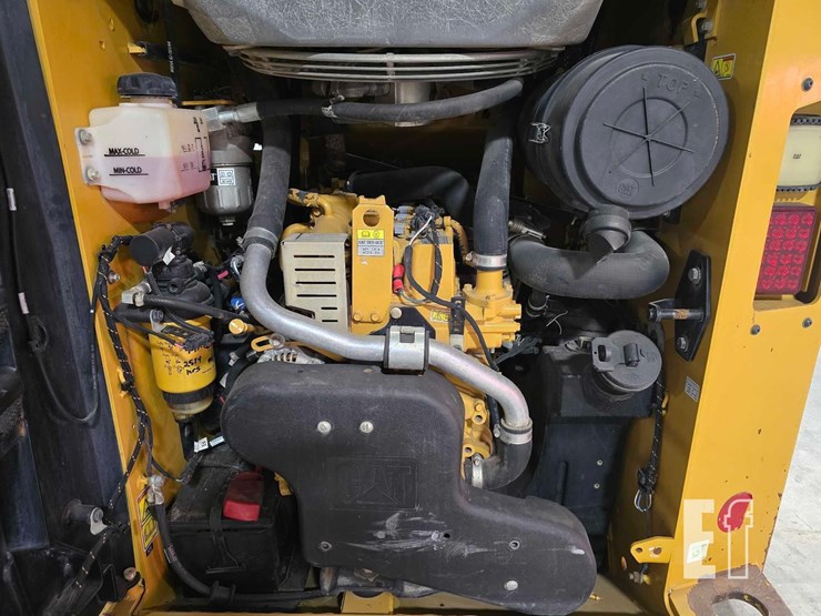 2022-caterpillar-259d3-image-25