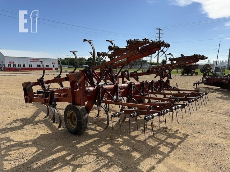 white-field-cultivator-image-4