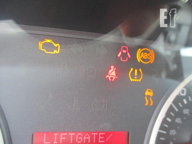 2010-ford-explorer-xlt-image-14