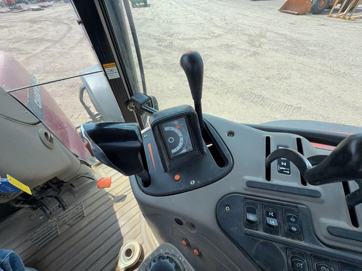 2006-case-ih-mxu135-image-32