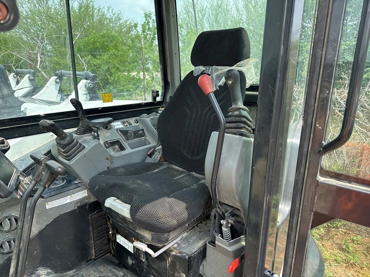 2023-bobcat-e88-image-71