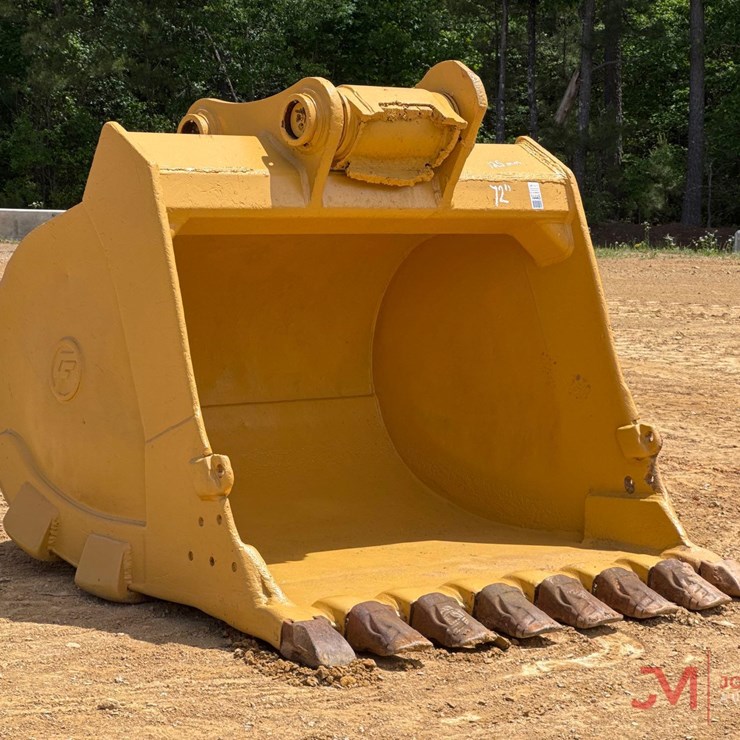 CF 72" TOOTH BUCKET EXCAVATOR ATTACHMENT