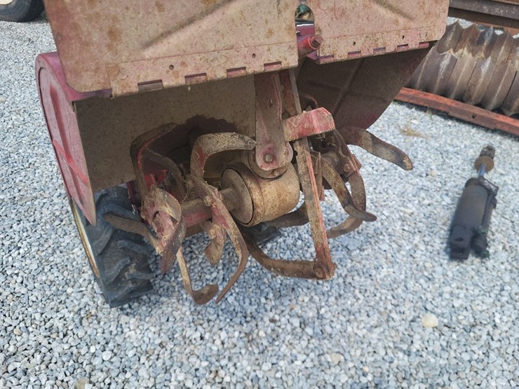 troy-bilt-horse-rear-tiller-image-20
