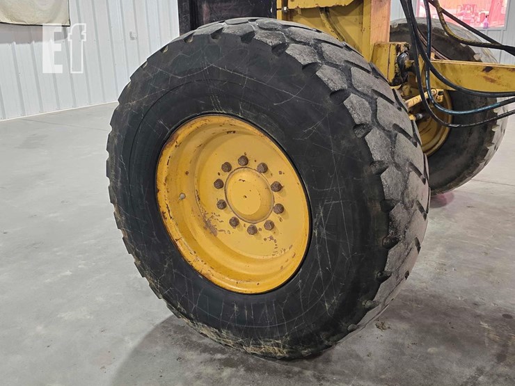 2004-caterpillar-140h-image-24