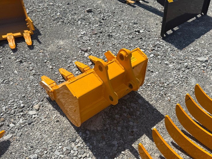 caterpillar-24-image-3