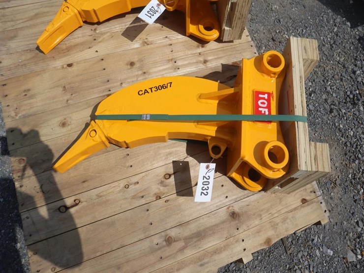caterpillar-305-image-1