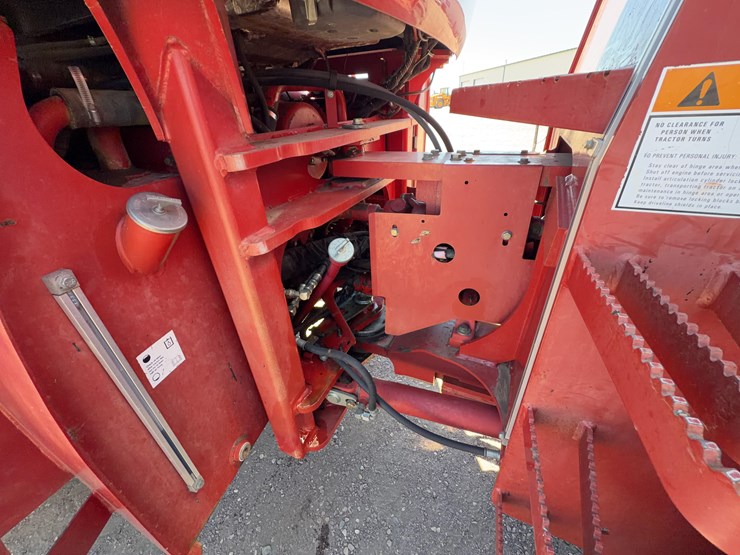 2005-case-ih-325-image-18