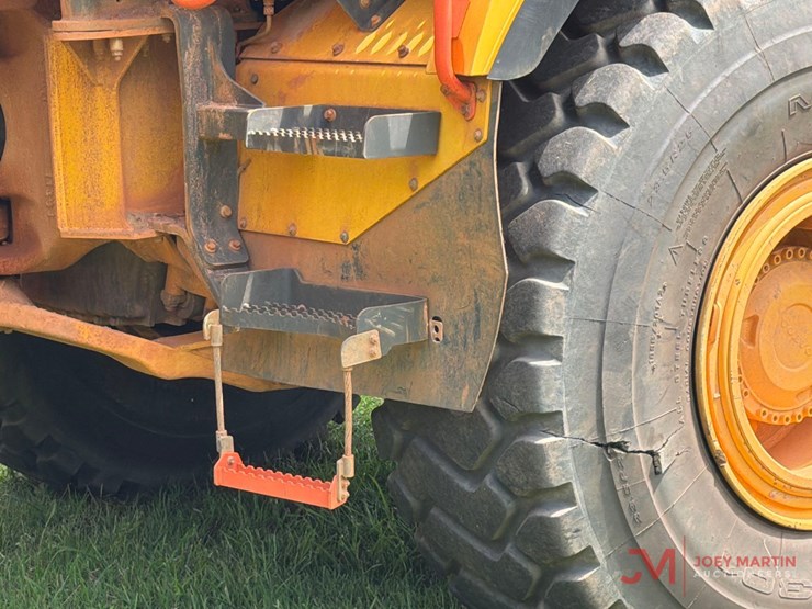 2022-volvo-a30g-image-30