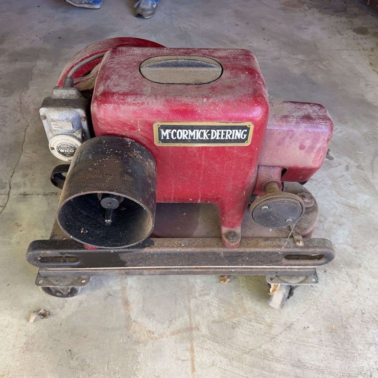 International LA 1 1/2 HP Engine