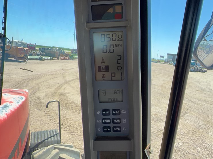 2005-case-ih-325-image-38