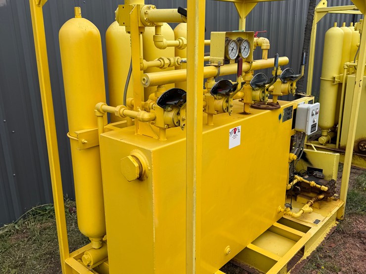 meyer-3k-wp-diesel-powered-4-station-accumulator-closing-unit,-skidded-image-2