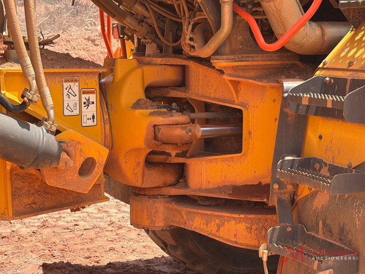 2023-volvo-a45g-image-34