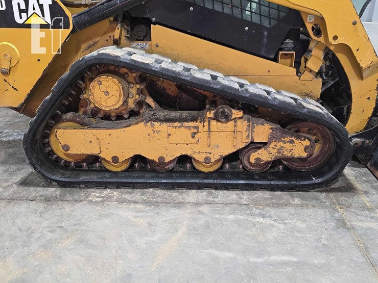 2015-caterpillar-259d-image-34