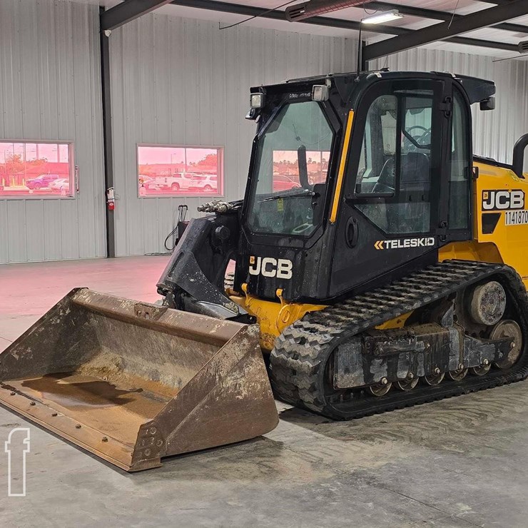 2022 JCB 3TS-8T