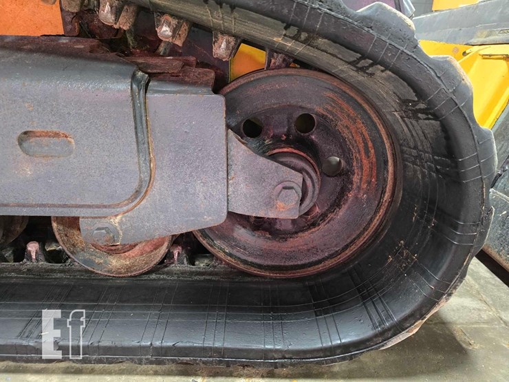 2012-deere-333d-image-28