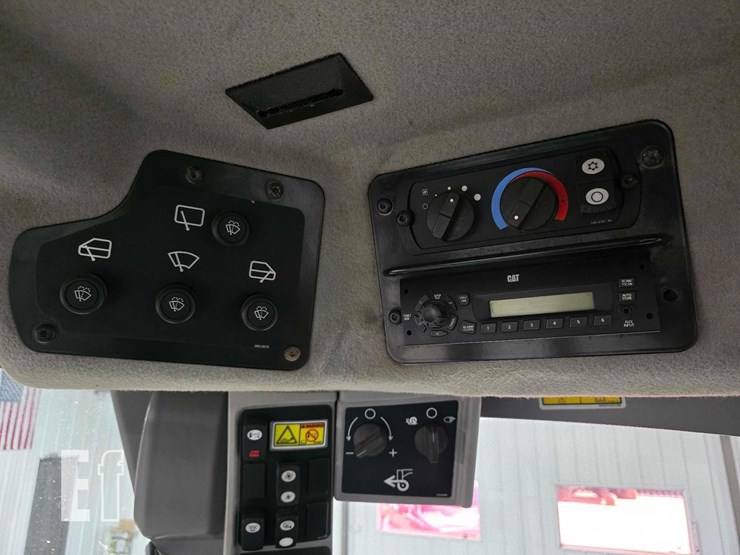 2010-caterpillar-120m-image-21