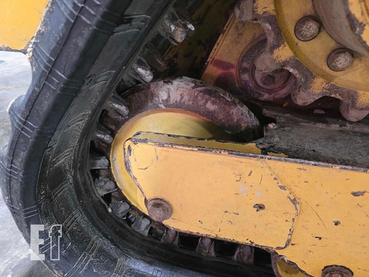 2015-caterpillar-259d-image-37