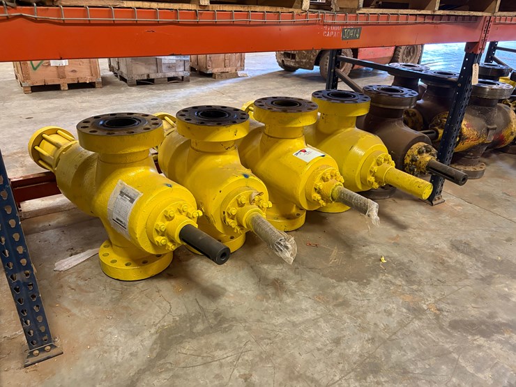 (5x$)-(4)-5-1/8”-10k-hydraulic-gate-valves-&-(1)-5-1/8”-5k-valve-body-image-1