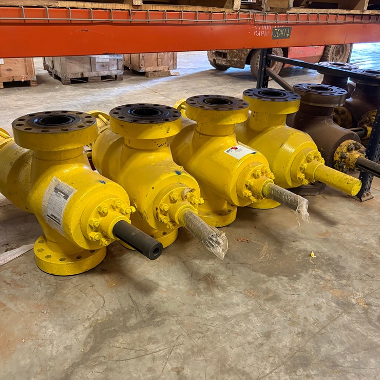 (5x$) (4) 5-1/8” 10k hydraulic gate valves & (1) 5-1/8” 5k valve body