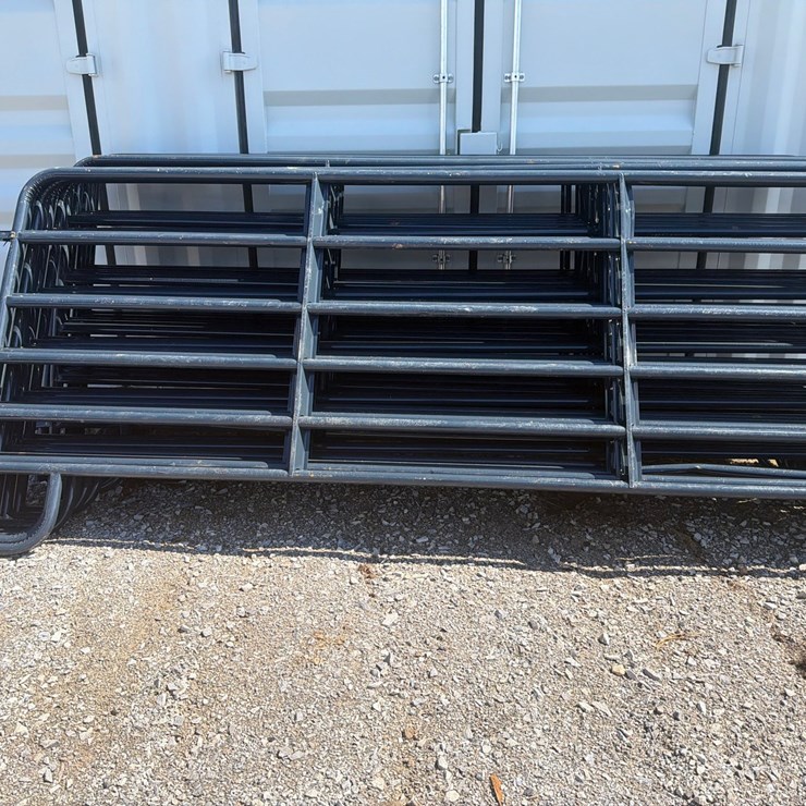 #81 • 4 12ft tarter gates