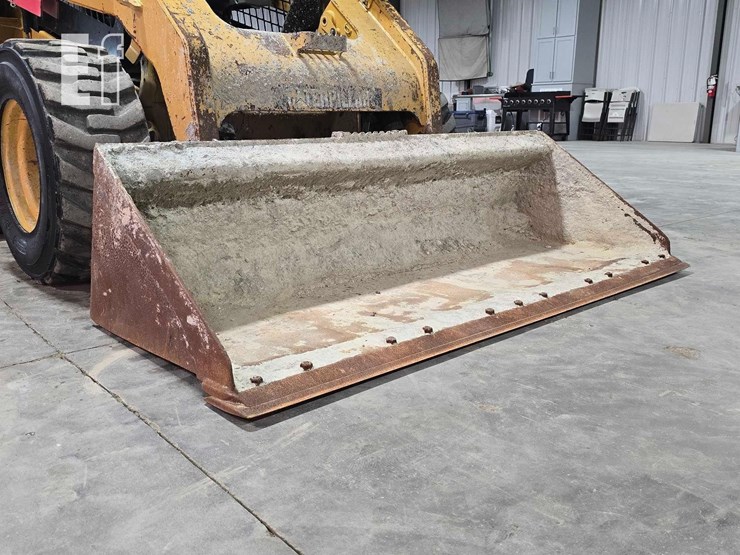 2011-caterpillar-246c-image-10