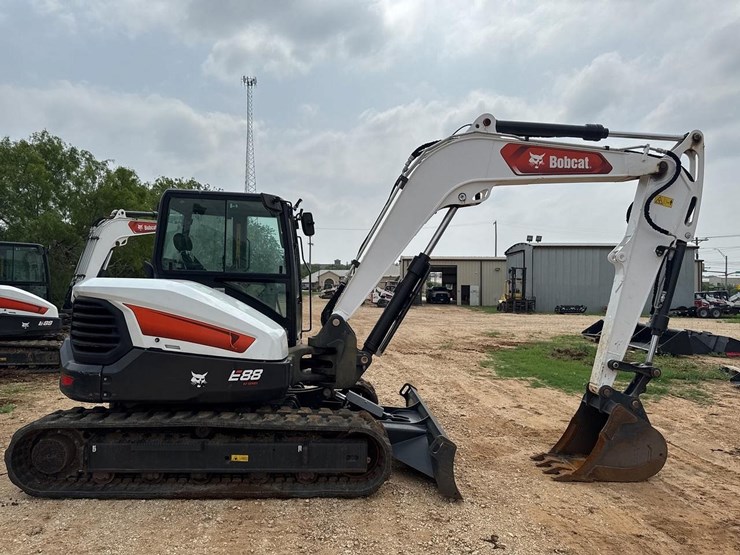 2023-bobcat-e88-image-2