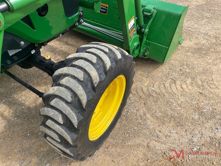 john-deere-3025e-utility-tractor-image-13