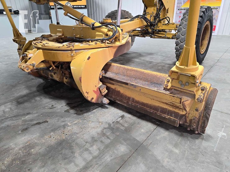 2010-caterpillar-160m-image-11