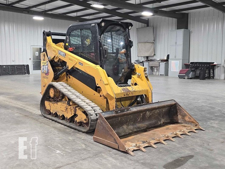 2022-caterpillar-259d3-image-2