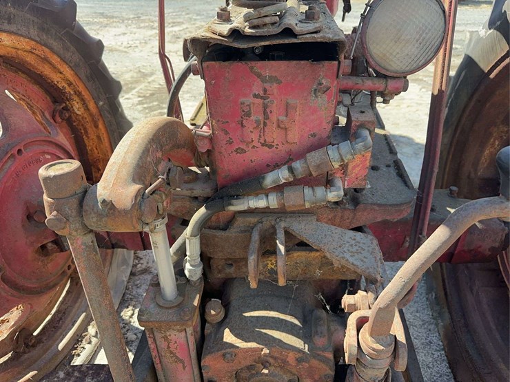 farmall-300-gas-image-25