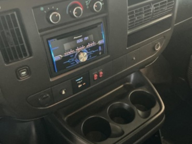 2013-chevrolet-express-3500-image-20