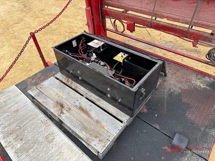 (1)-2007-leyman-fdc65rm-hydraulic-lift-gate-image-5
