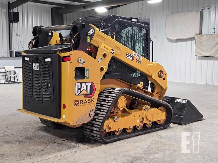 2025-caterpillar-255-image-3