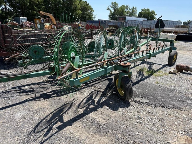 john-deere-704-image-3