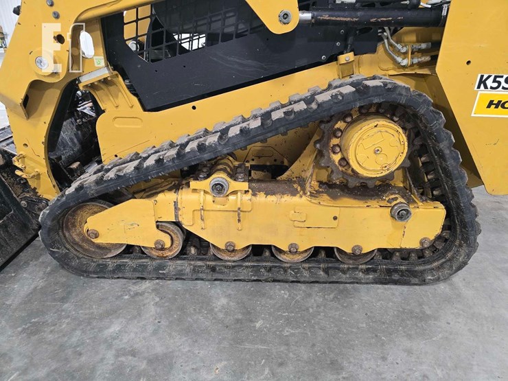 2021-caterpillar-239d3-image-22