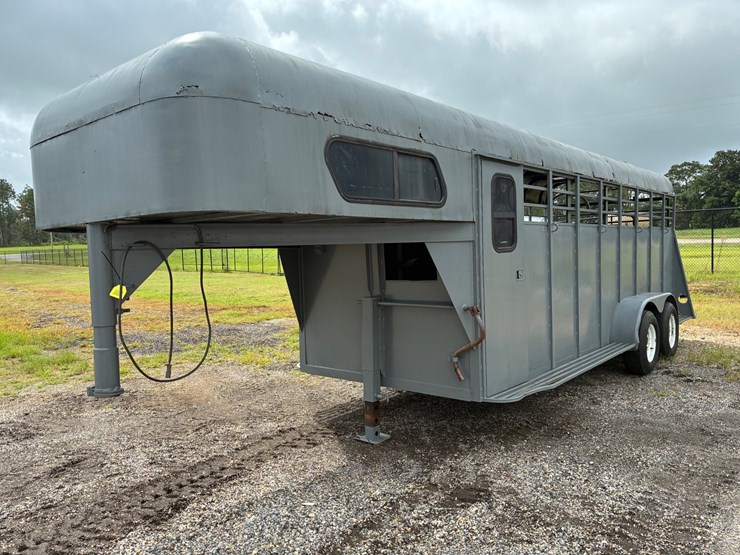 #20212-•-dixie-trailer-works-horse-trailer-image-3