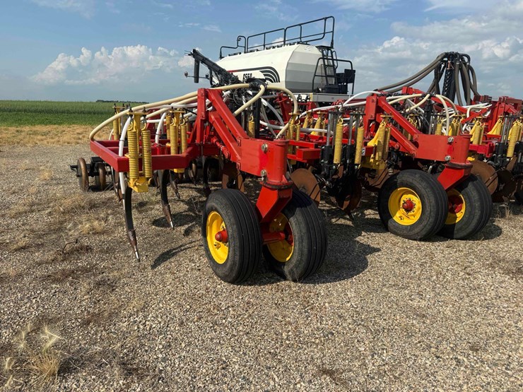 2006-bourgault-8710-air-seeder-image-32