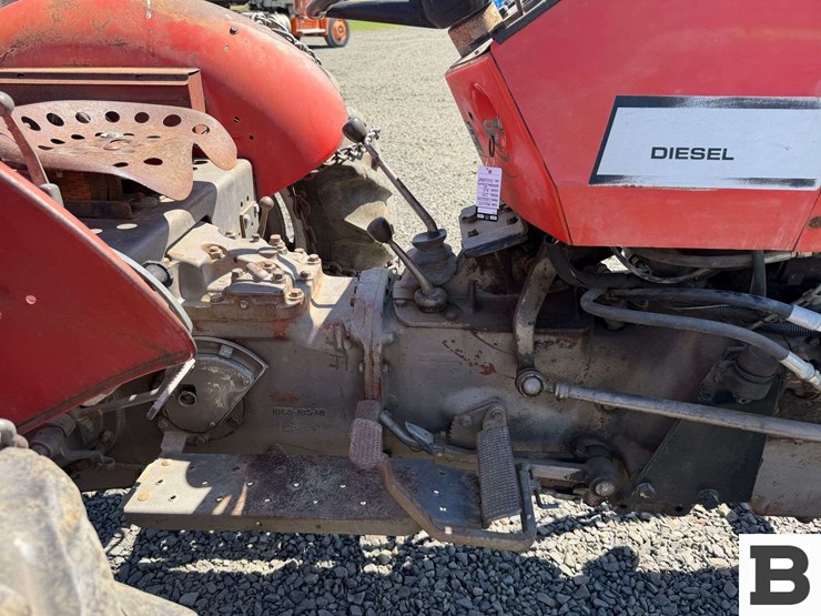 1975-massey-ferguson-235-image-26